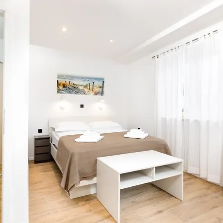 Aria Sea View Apartmán *